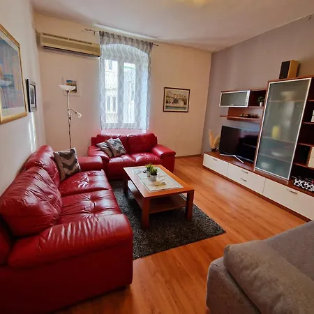 Downtown Nora Apartamento *