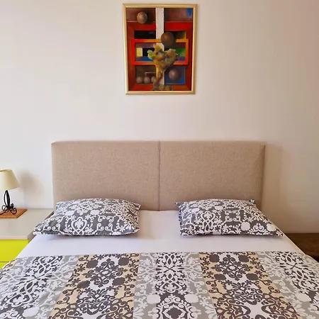 Lägenhet Downtown Nora Split