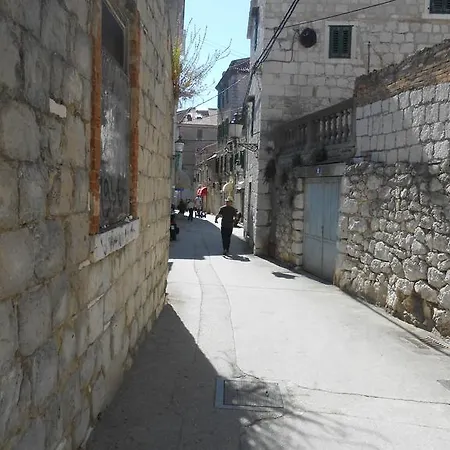 Downtown Nora Apartman *