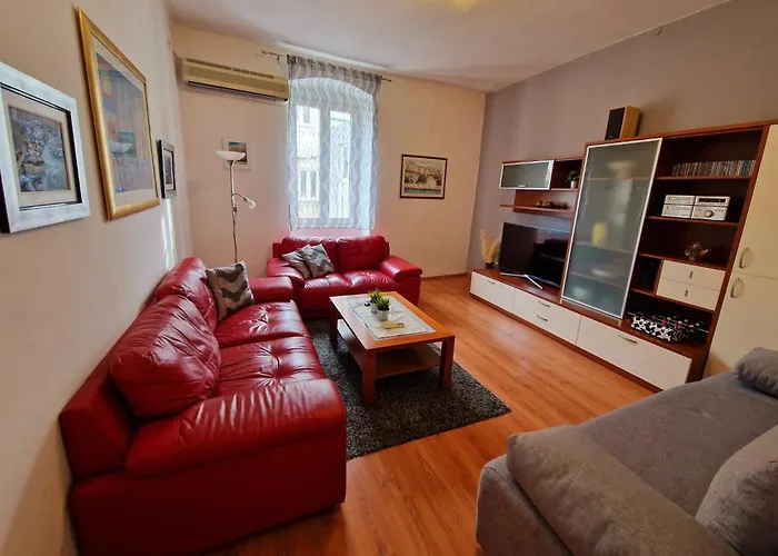 Downtown Nora Apartman *