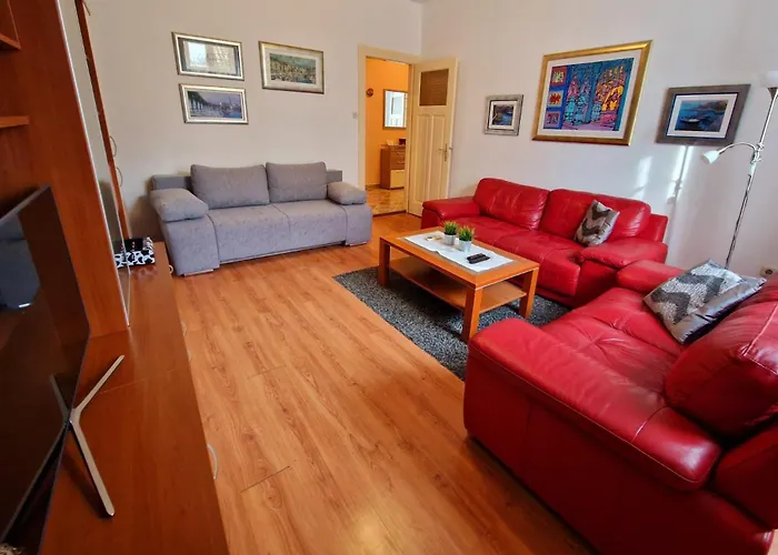 Downtown Nora * Split