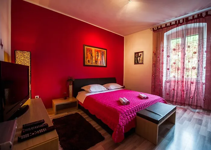 Downtown Nora * Split